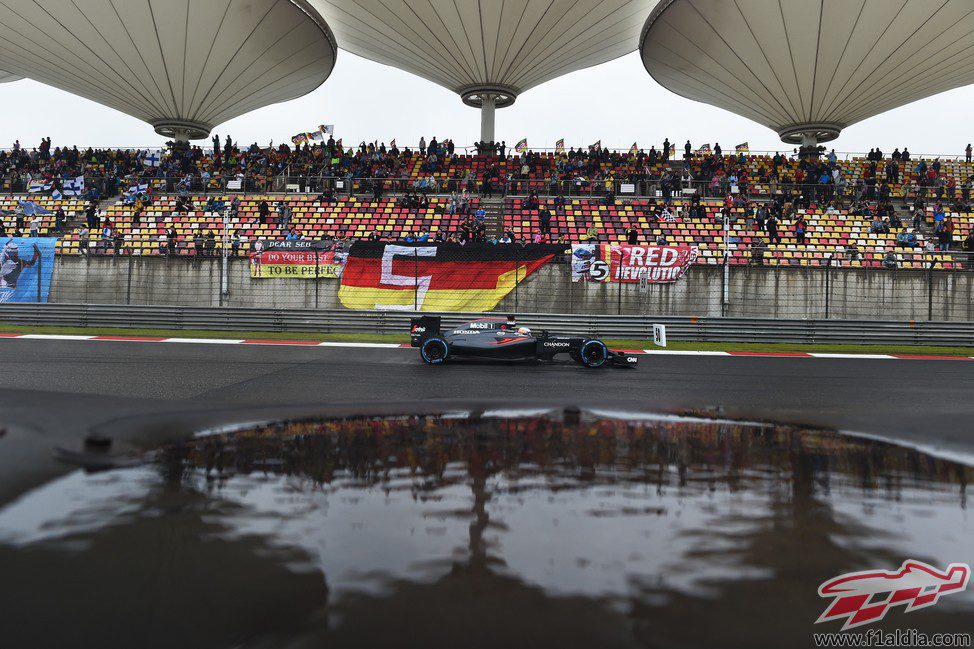 Fernando Alonso exprime su MP4-31