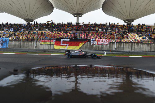 Fernando Alonso exprime su MP4-31