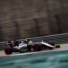 Sergio Pérez se clasifica para la Q3 con superblandos