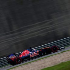 Max Verstappen no pudo con Carlos Sainz