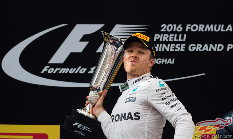 Nuevo trofeo para Nico Rosberg