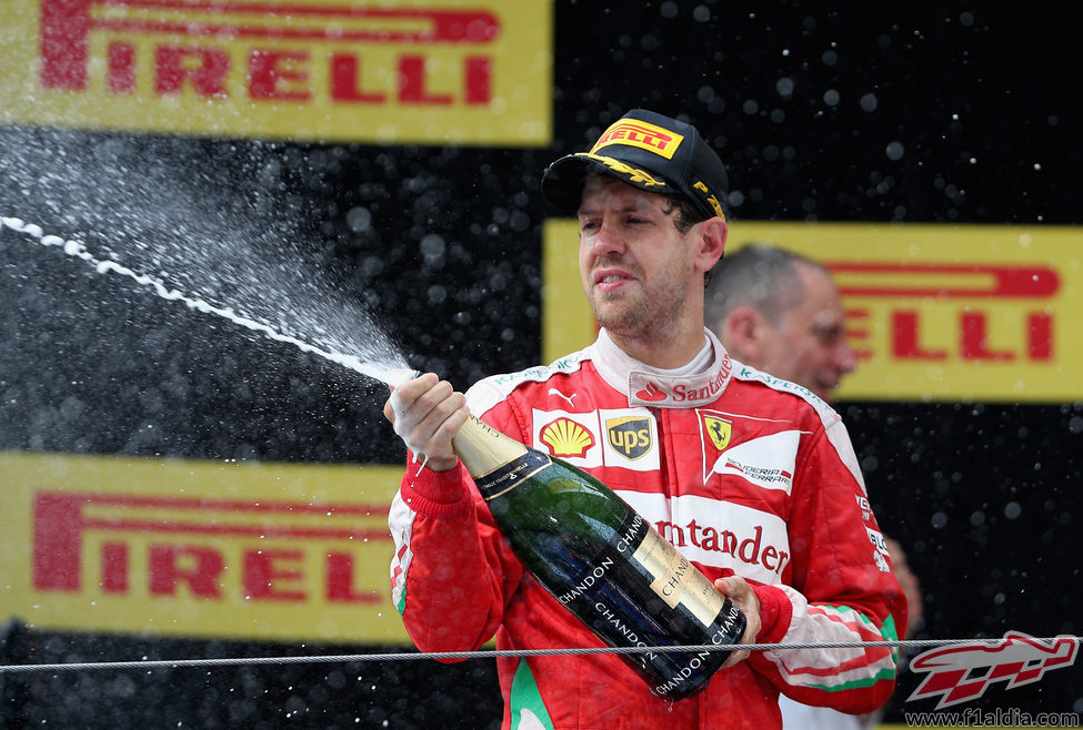 Sebastian Vettel celebra su segundo puesto