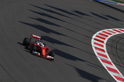 Sebastian Vettel rueda rápido con superblandos
