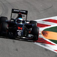 Fernando Alonso rueda con neumáticos superblandos