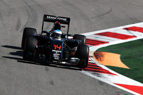 Fernando Alonso rueda con neumáticos superblandos