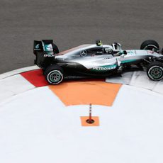 Nico Rosberg conquista la 'pole' en Sochi