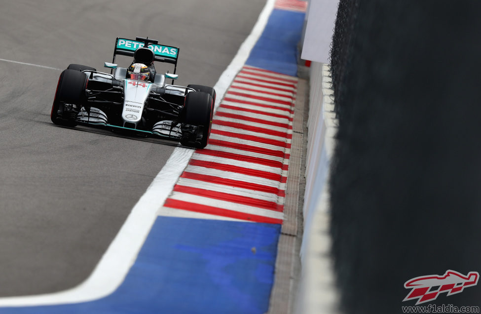 Lewis Hamilton no pudo rodar en Q3 por un nuevo problema de fiabilidad