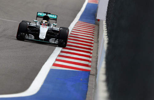 Lewis Hamilton no pudo rodar en Q3 por un nuevo problema de fiabilidad