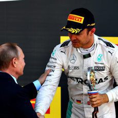 Vladimir Putin felicita a Nico Rosberg