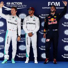 Hamilton, Rosberg y Ricciardo vuelan en Barcelona