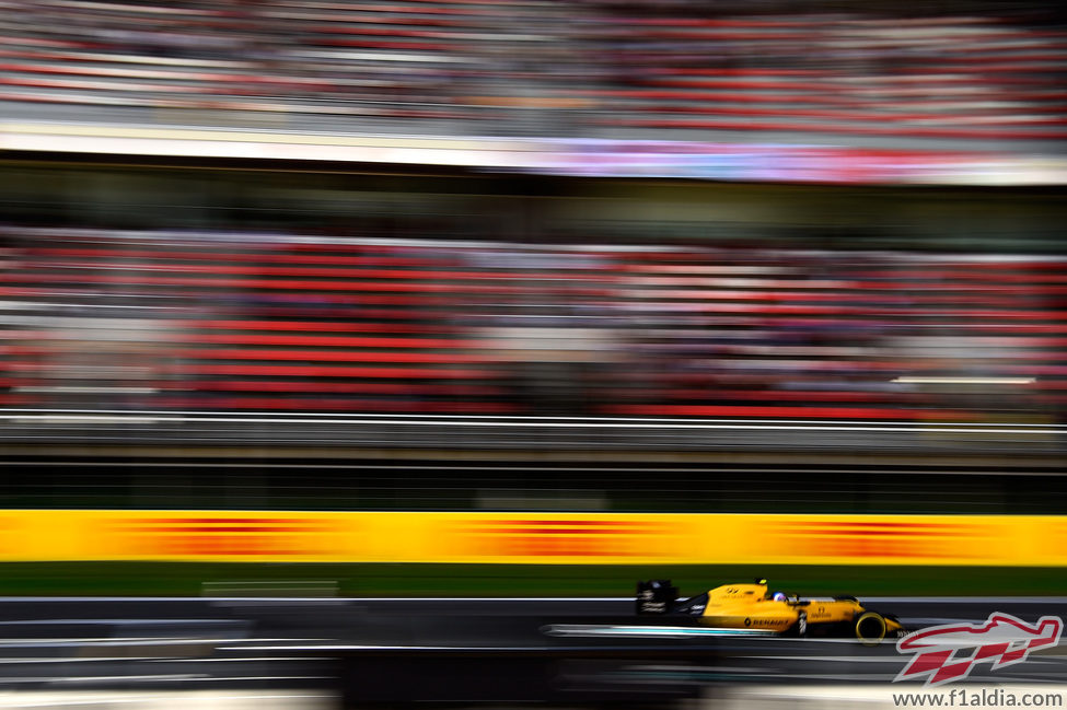 Jolyon Palmer cae en Q1