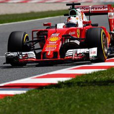 Sebastian Vettel clasifica en quinta posición