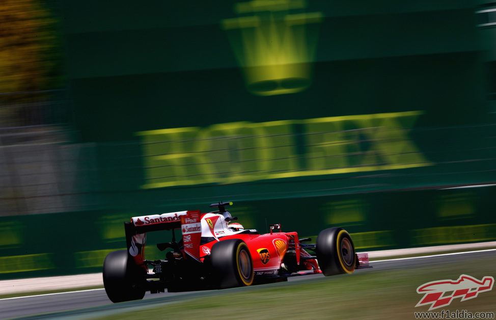Kimi Räikkönen rueda con neumáticos blandos