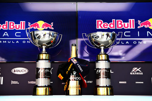 Red Bull luce los trofeos logrados en Barcelona