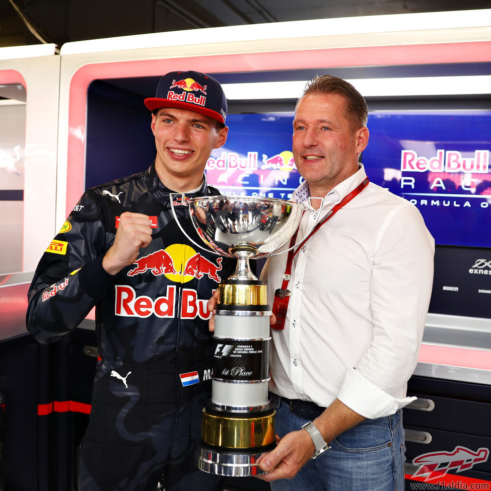 Max Verstappen junto a su padre, Jos