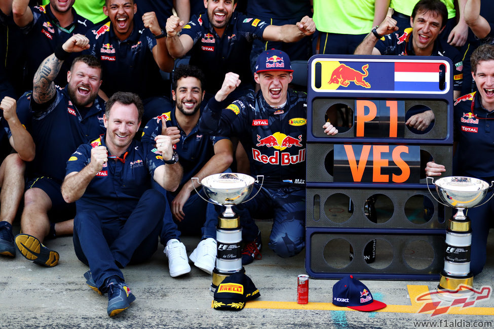 Red Bull celebra la victoria de Max Verstappen