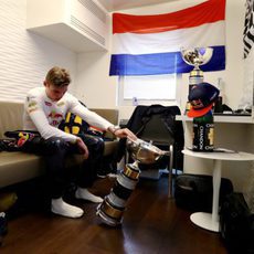 Max Verstappen observa su primer gran triunfo