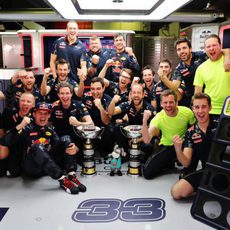 Celebraciones en el box de Red Bull en España