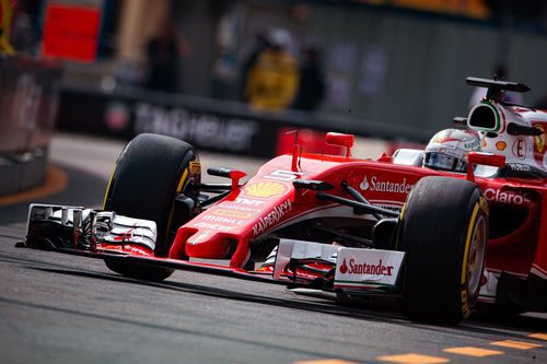 Sebastian Vettel prueba el desgaste del compuesto blando