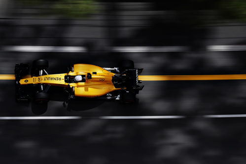 Kevin Magnussen prueba las mejoras de Renault
