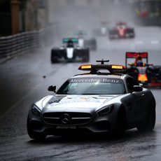 El coche de seguridad salió desde la primera vuelta