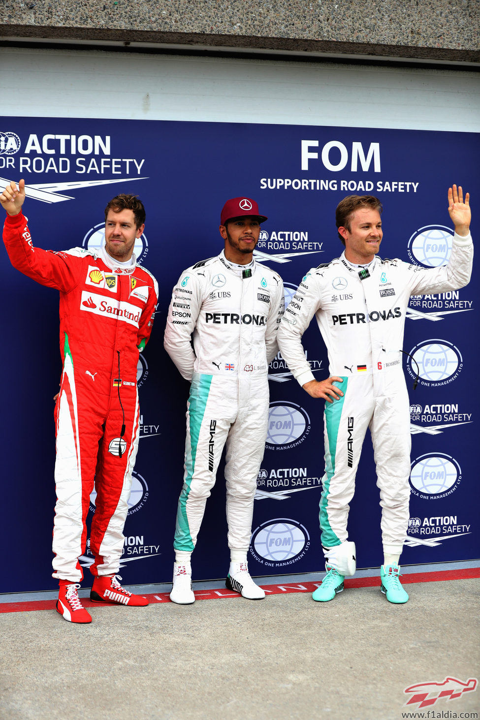 Pole de Hamilton con Rosberg y Vettel por detrás