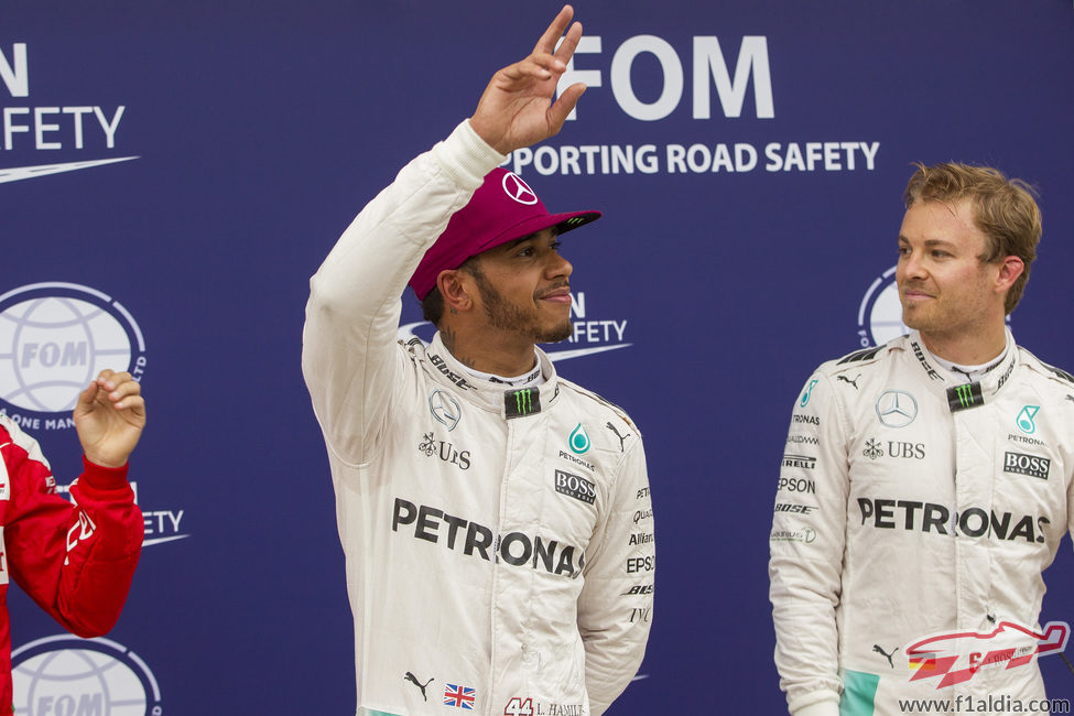 Saludo de Lewis Hamilton a los fans en Montreal