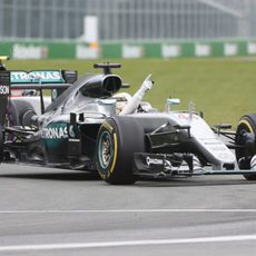 Dedito mágico de Lewis Hamilton en Montreal