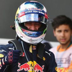 Daniel Ricciardo firma la tercera plaza en clasificación