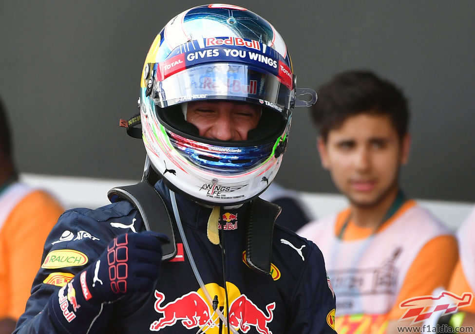 Daniel Ricciardo firma la tercera plaza en clasificación
