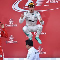 Nico Rosberg y su tradicional salto de la victoria