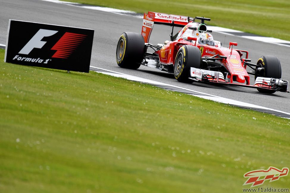 Sebastian Vettel firma el cuarto puesto en los Libres 1