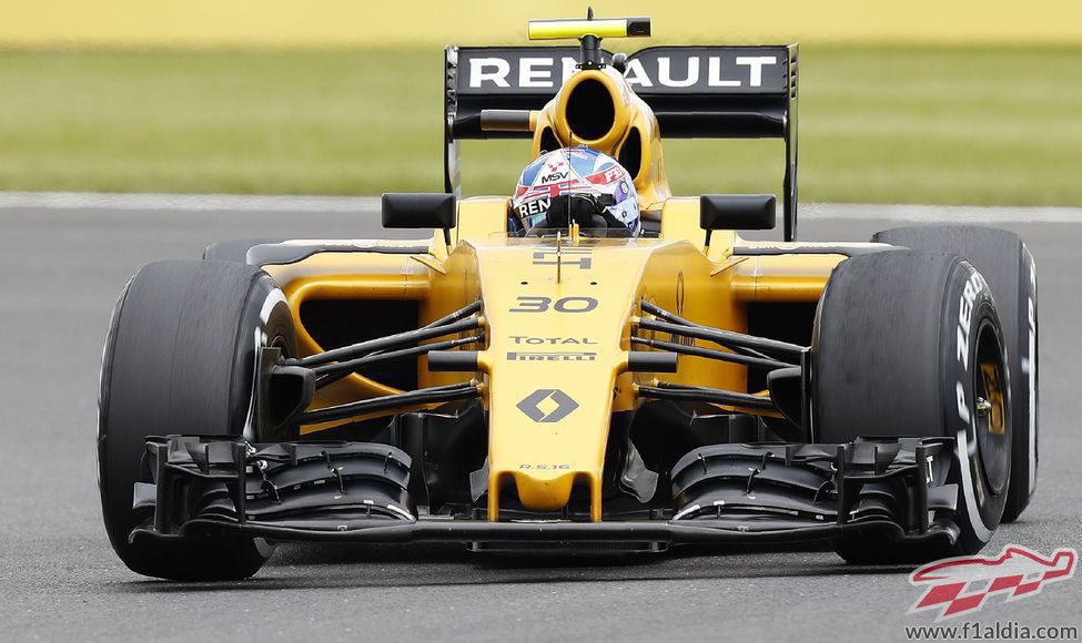 Jolyon Palmer completa los entrenamientos en Silverstone