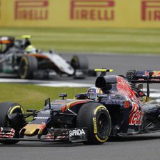 Carlos Sainz empieza con buen ritmo en Silverstone