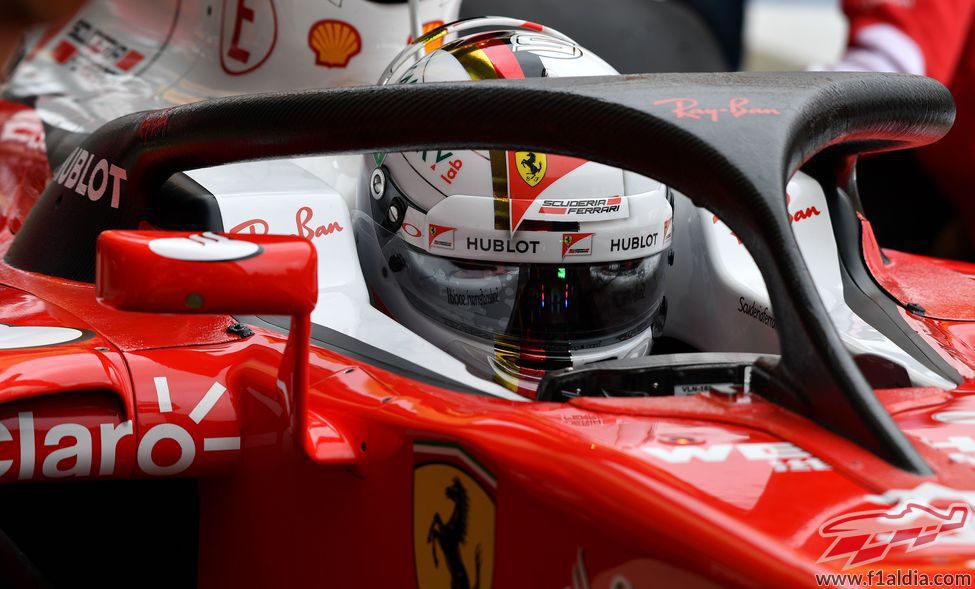 Sebastian Vettel prueba el halo de Ferrari en los entrenamientos