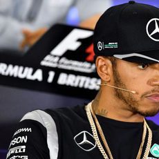 Lewis Hamilton protagonista de la rueda de prensa
