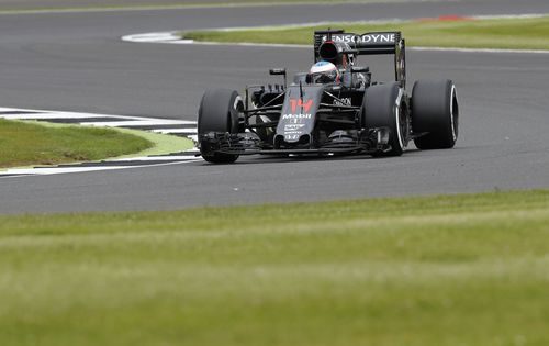 Fernando Alonso cierra el top 10 en los Libres 1