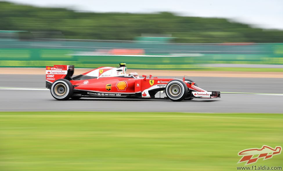 Kimi Räikkönen rueda con más motivación