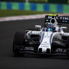 Valtteri Bottas prueba el rendimiento de su Williams