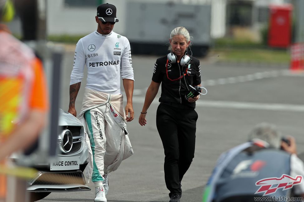 Lewis Hamilton no acabó los Libres 2 en Hungría