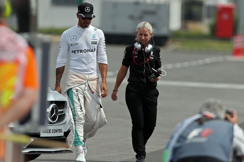 Lewis Hamilton no acabó los Libres 2 en Hungría