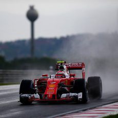 Kimi Räikkönen cayó en la Q2 en Hungría