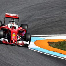 Sebastian Vettel se quedó cerca de los Mercedes