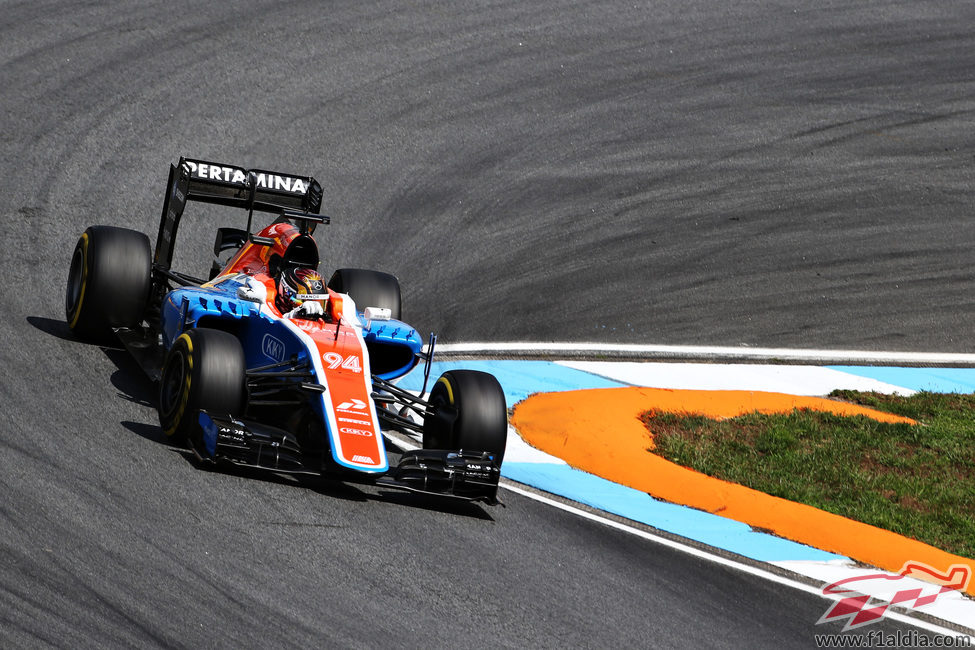 Pascal Wehrlein encara una curva en Hockenheim