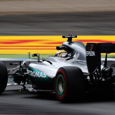 Lewis Hamilton no pudo con Rosberg el viernes