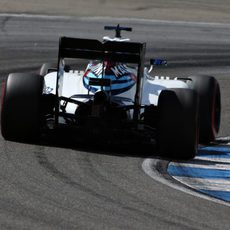 Felipe Massa avanza con su Williams en Alemania