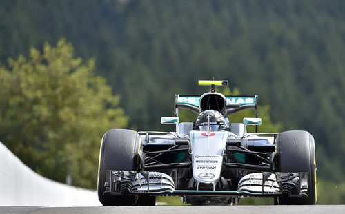 Nico Rosberg busca el ritmo en Bélgica