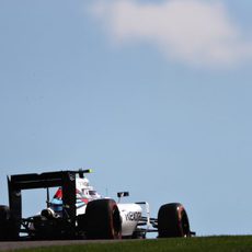 Valtteri Bottas rueda con superblandos