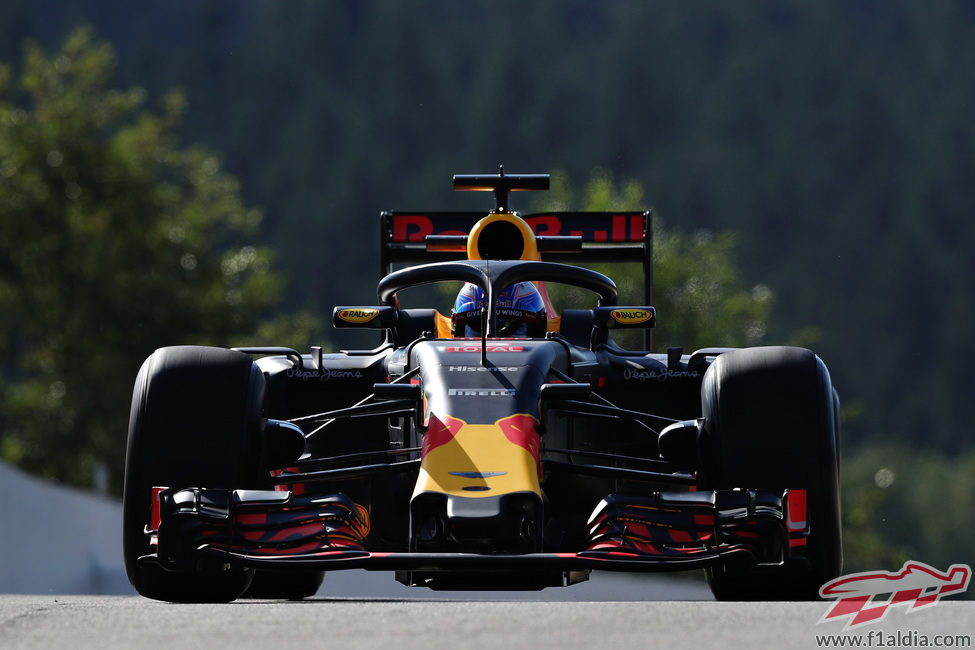 Daniel Ricciardo prueba el nuevo 'halo'