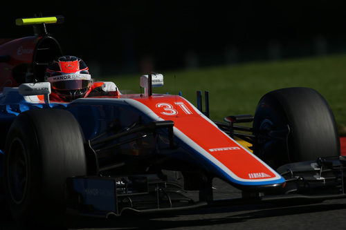 Esteban Ocon prueba los Pirelli experimentales